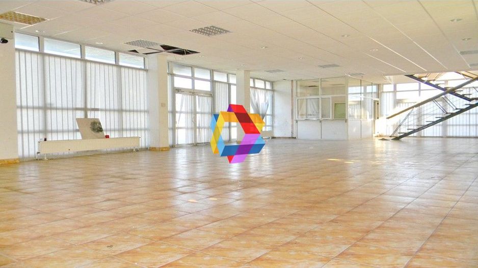 Spatiu zona Coresi Mall - 360 mp # PLUS Spatii comerciale - Poză 2