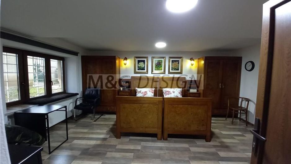 Apartament 3 camere -demisol -zona centrala - Poză 4