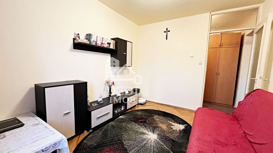 Apartament cu 3 camere de vanzare in zona Rogerius, Oradea - Poză 4
