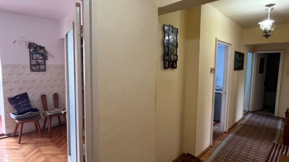 Apartament 4 camere 2 bai Central - Poză 2