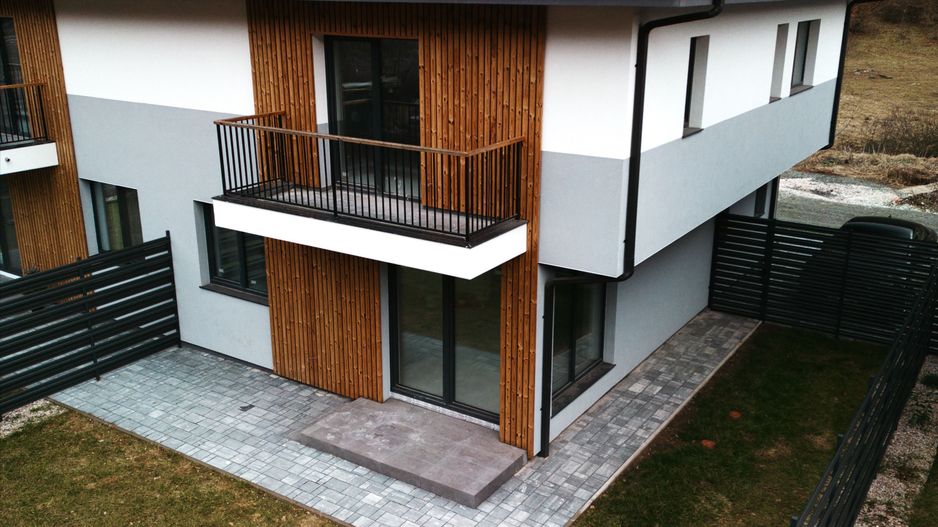 Duplex 4 camere DECOMANDATE, 120 mp utili, 180 mp curte, P+ET+POD - Poză 24