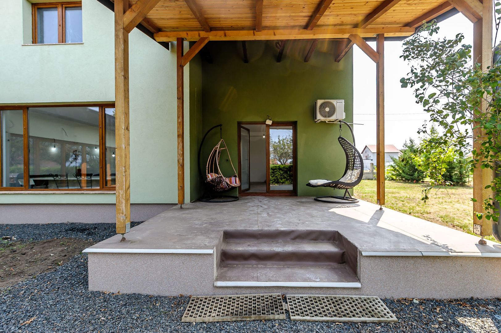 REDUCERE Casă nouă, spațioasă, în cartierul rezidențial din Curtici - Poză 1