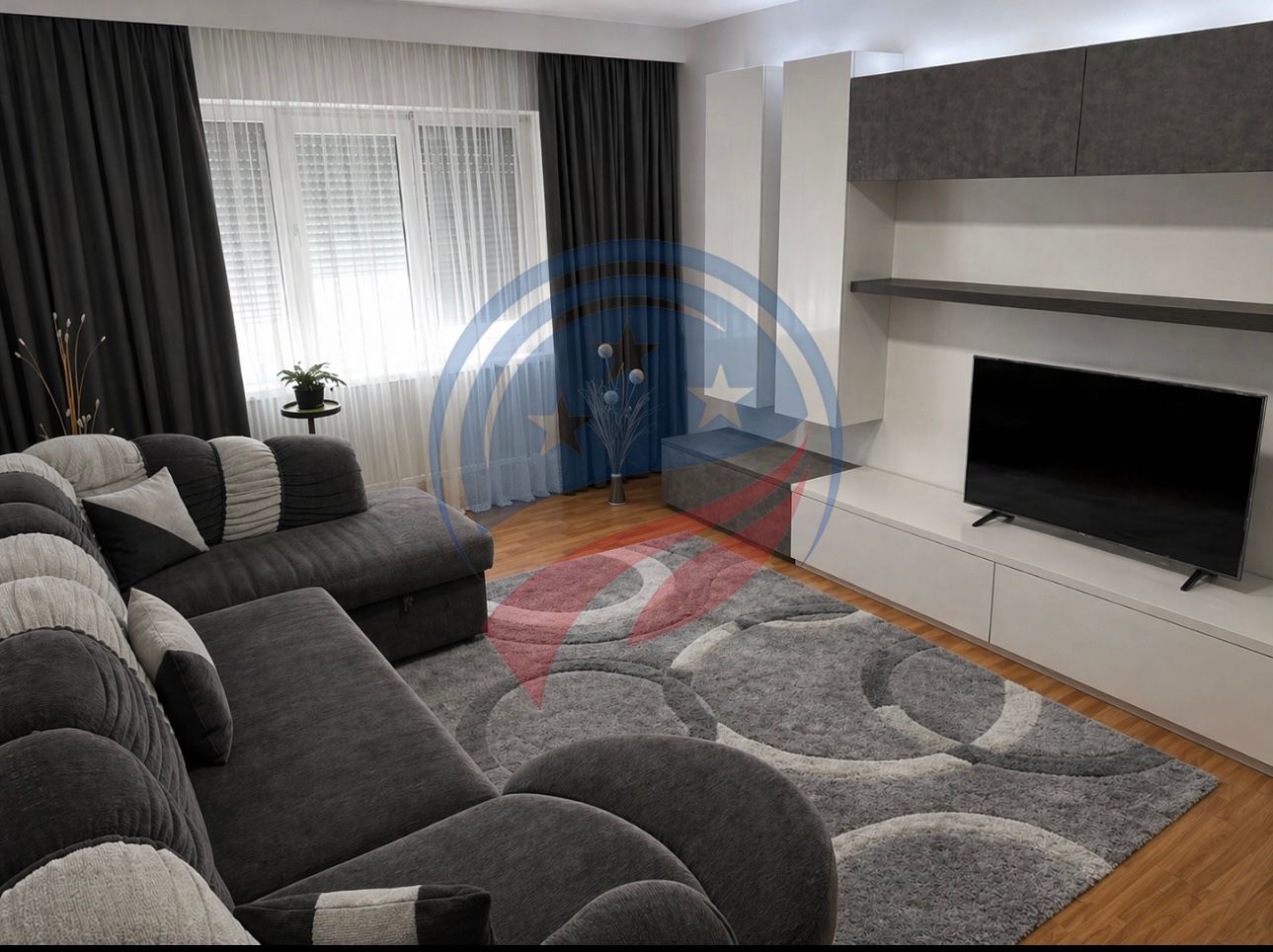 APARTAMENT 3 CAMERE, COMPLET MOBILAT SI UTILAT,  DE VANZARE - Poză 1