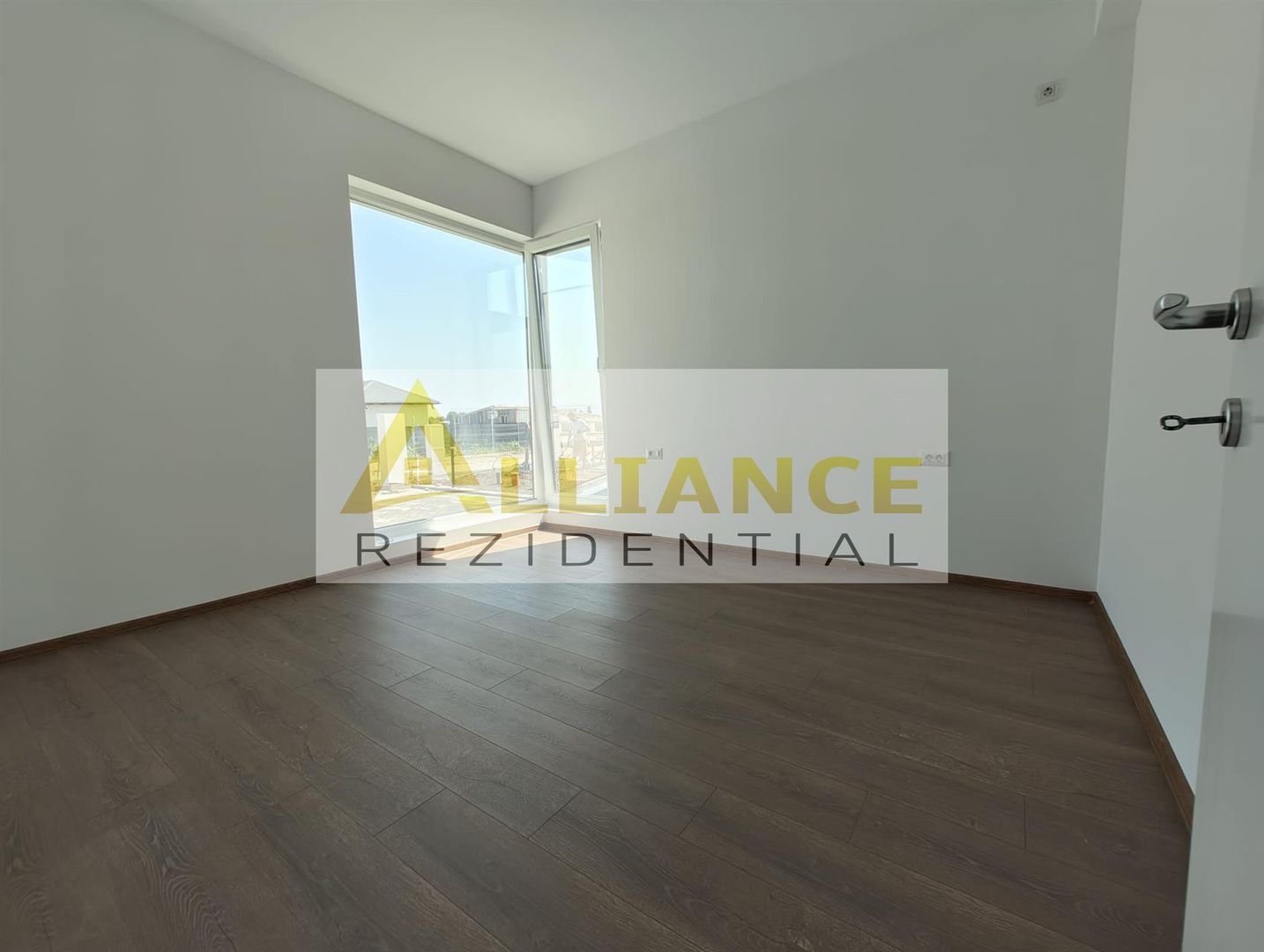 Casa Individuala - 4 camere - 350 mp teren - 100 mp utili - Poză 5