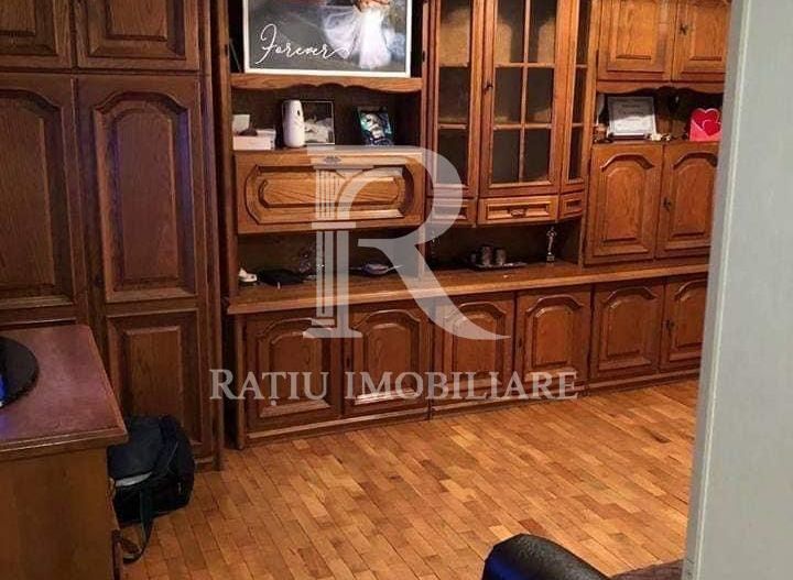 Apartament cu 3 camere | Etaj intermediar | Rogerius | Oradea - Poză 1