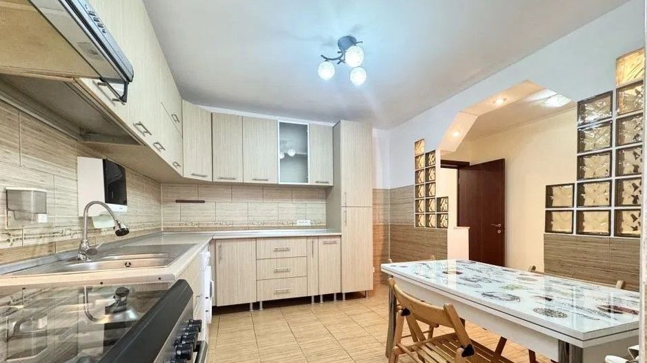 Vanzare Apartament 3 camere  74 mp, bloc reabilitat, et 4/10 Șoseaua Alexandriei - Poză 1