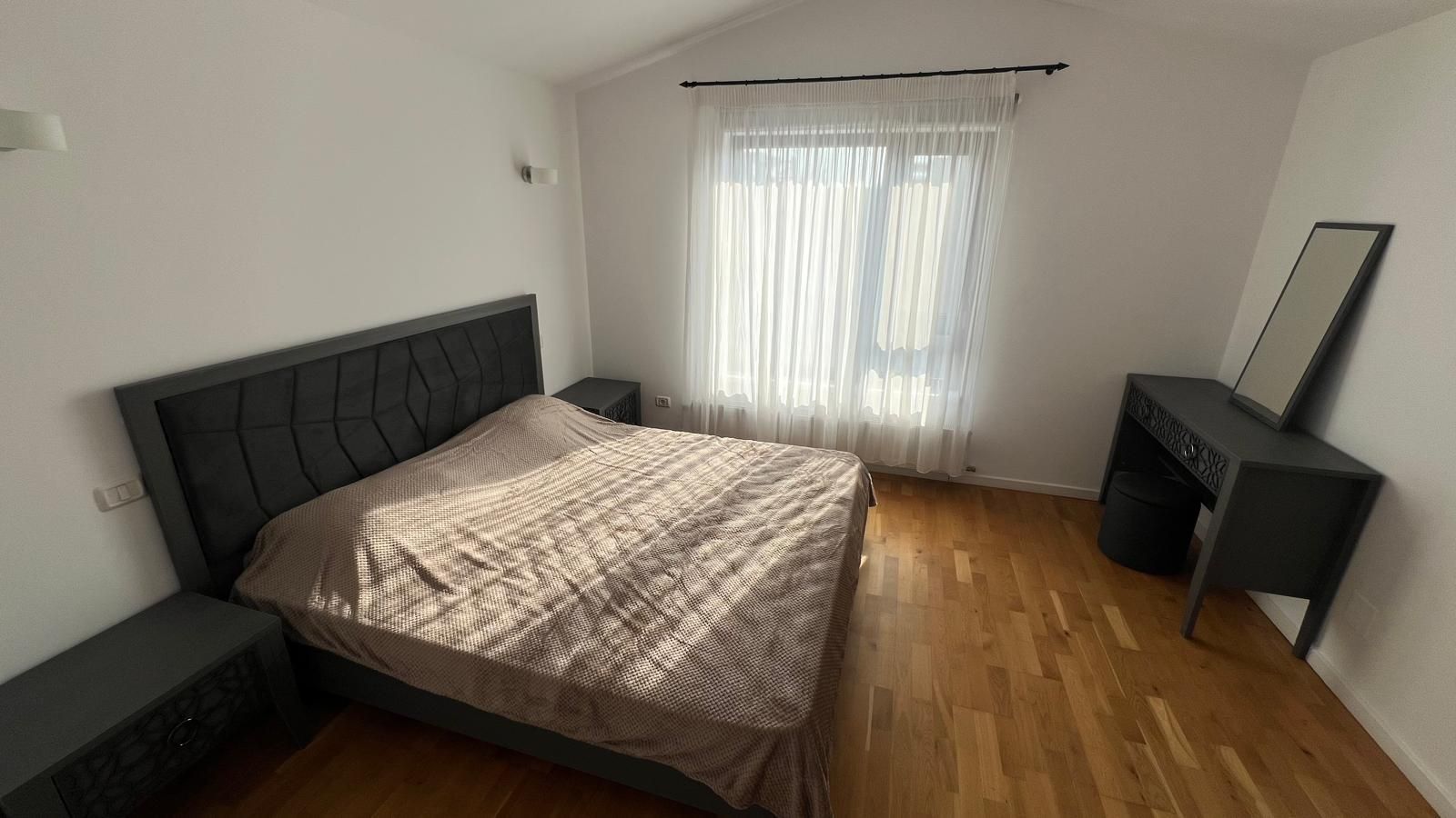 Iancu Nicolae  British School vila de închiriat 5 camere cu piscină - Poză 19