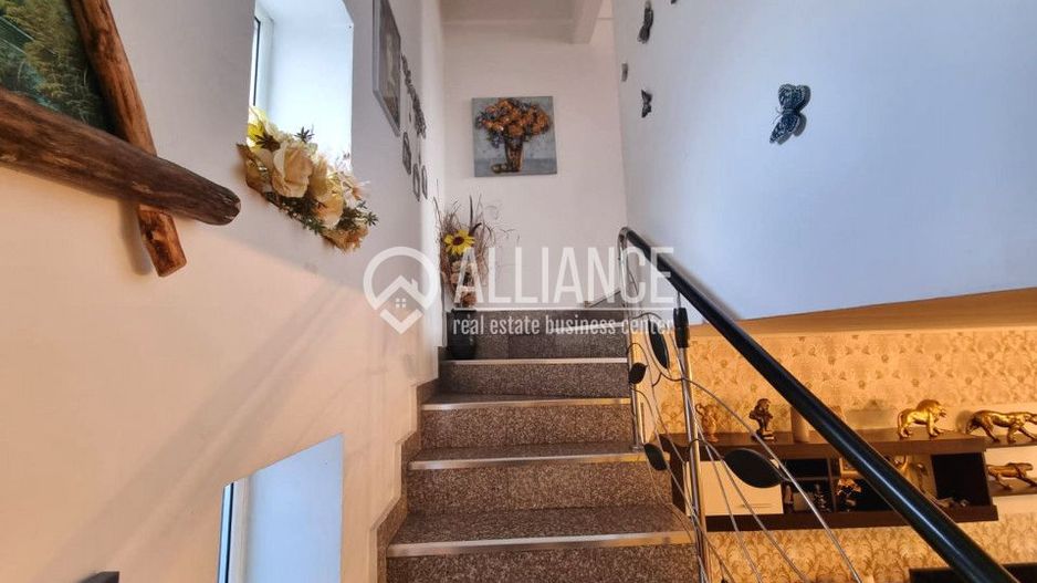 Brătianu Constanta(COD 07) Vila -  P+1+M cu 7 camere - Poză 14