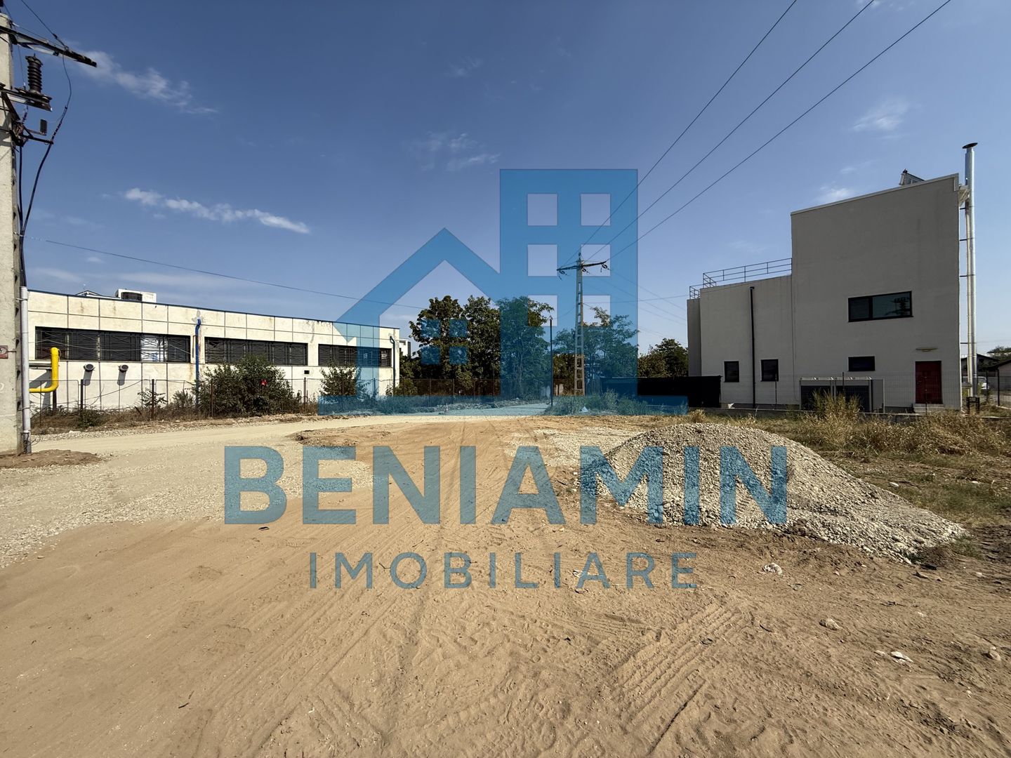 435mp-Damila-In spate la vama-Intravilan-Utilitati-Str Ficusului - Poză 3