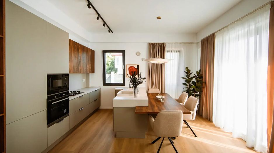 VILĂ INDIVIDUALĂ CU PANOURI FOTOVOLTAICE | COMPLEX CU PISCINA | TUNARI - Poză 2