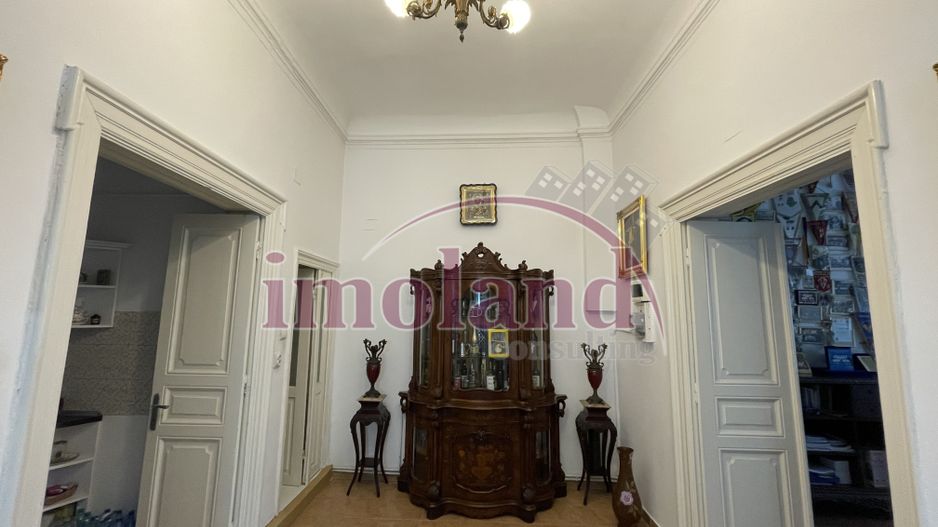 Apartament spectaculos de 4 camere într-o vilă cu farmec istoric pta Victoriei - Poză 8