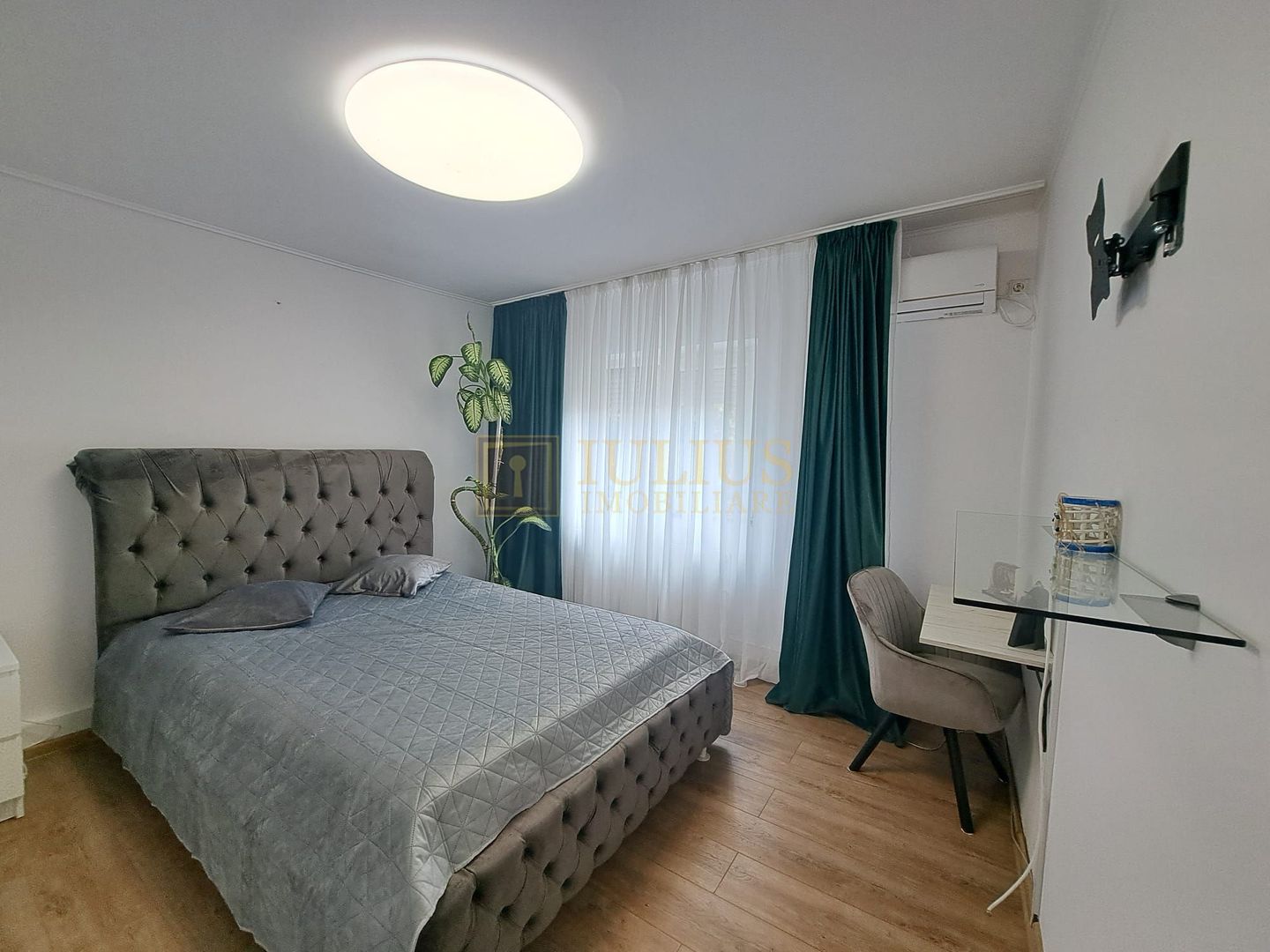 Zona centrala, 3 camere, centrala proprie, ideal pentru studenti - Poză 1