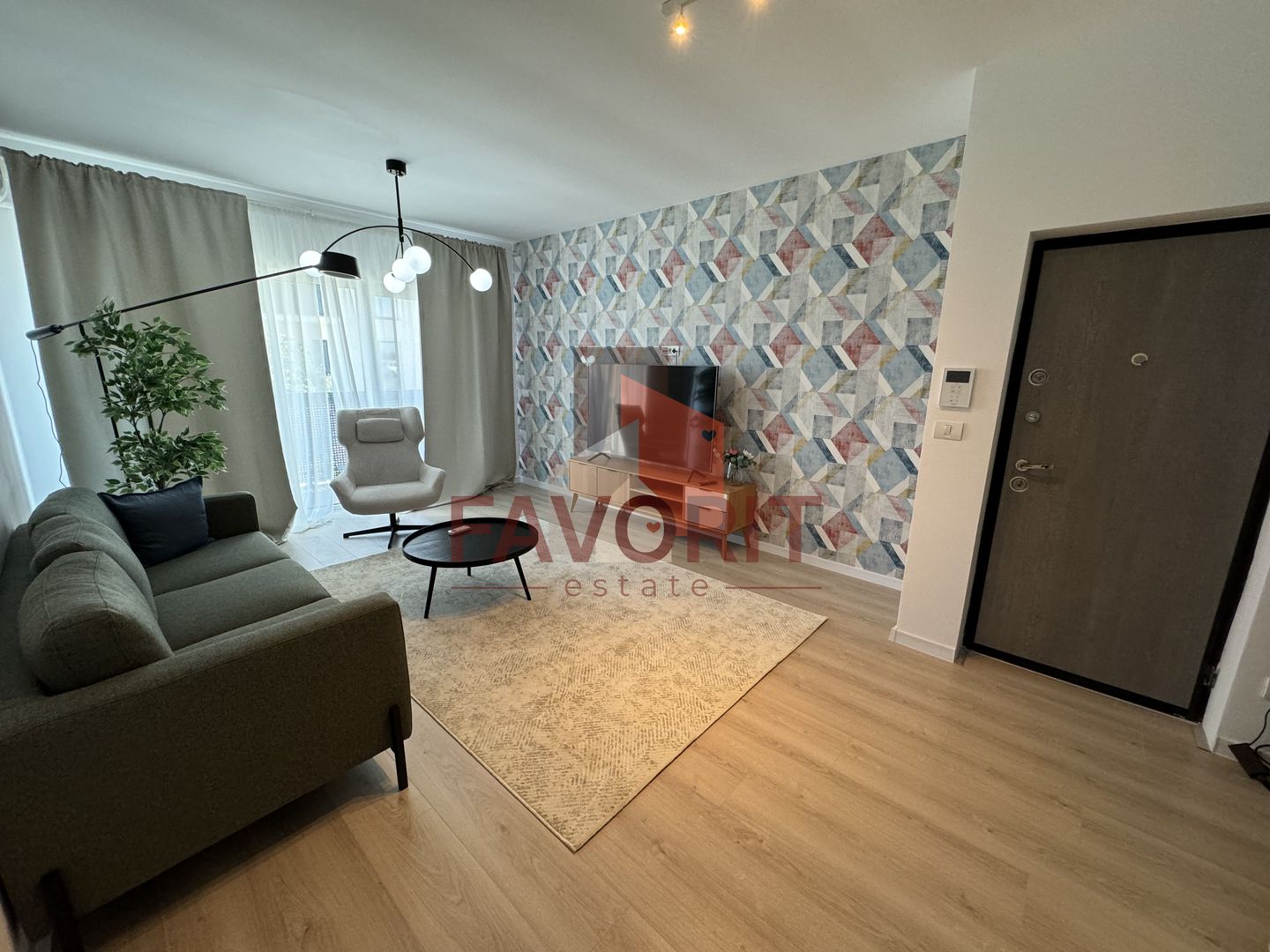 COMISION 0%.  Etaj 1 . Decomandat. Loc de parcare inclus - Poză 1