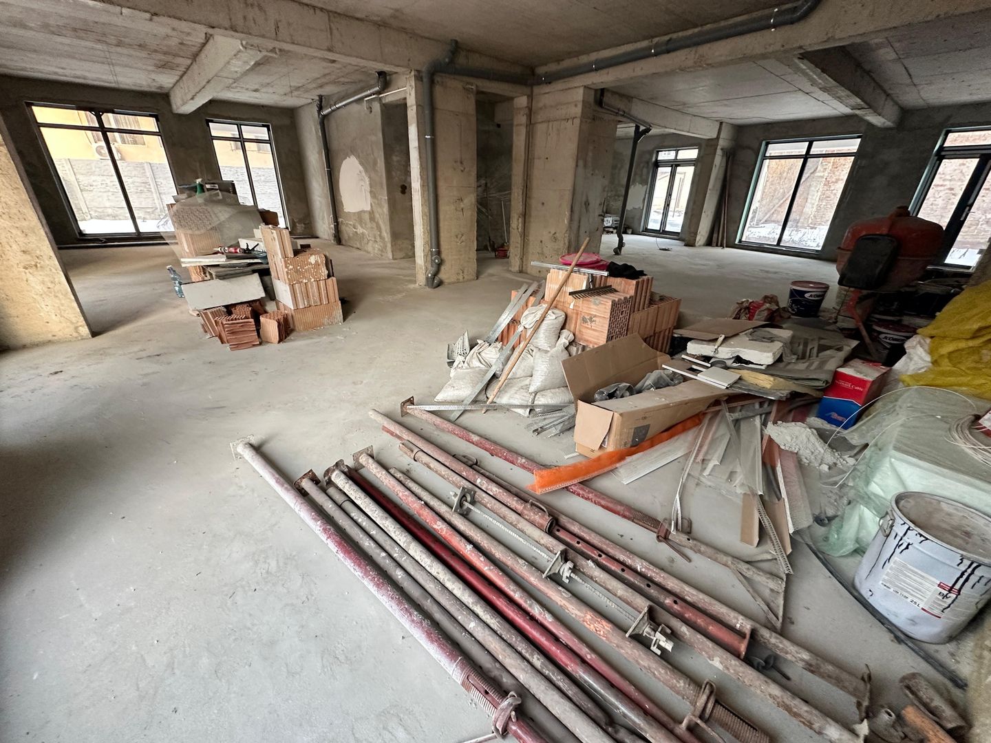 SPATIU COMERCIAL PRELUNGIREA FERENTARI, 180 MP UTILI, BLOC NOU, METROU - Poză 4