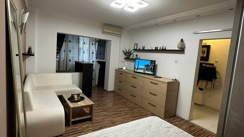 Garsonieră modernă, decomandată, balcon, parter, Auchan Vitan - Poză 1