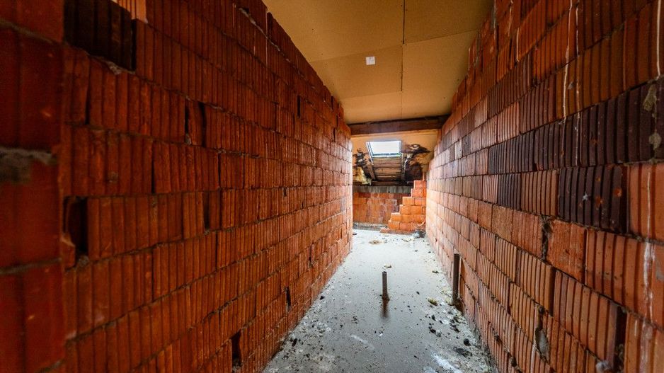 Casa caramida P+M, Vinga, cu potential spatiu comercial - Poză 25