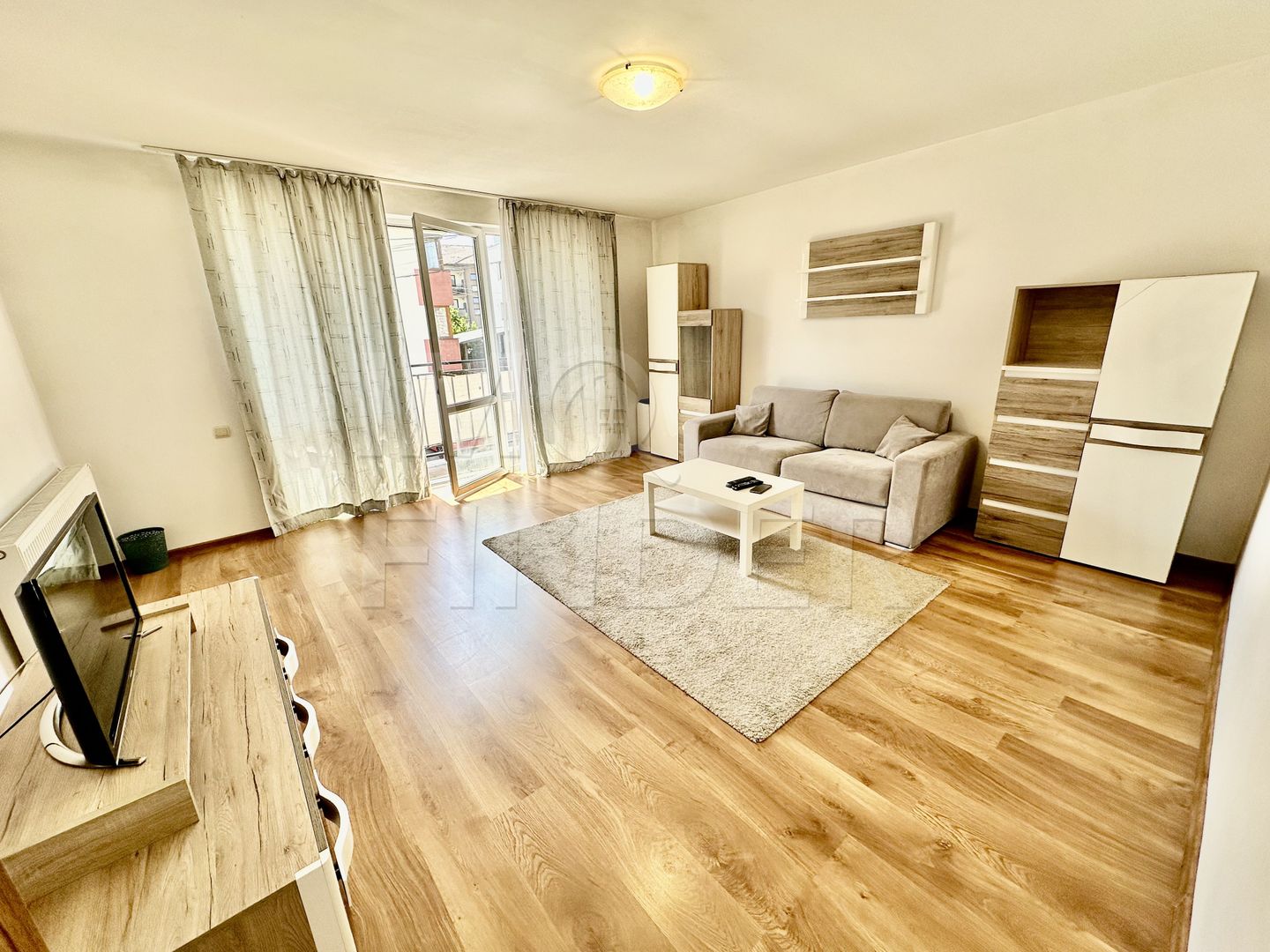 Vanzare 2 camere, in vila, etaj 1, decomandat, 63 mp utili, parcare - Poză 2