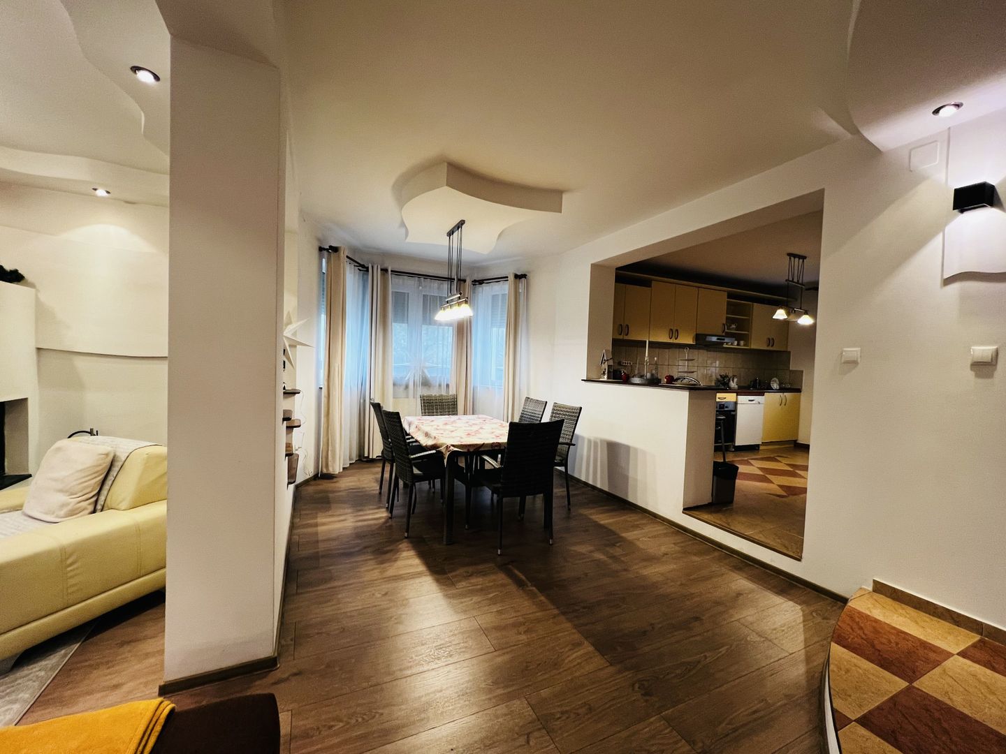 Vila 6 camere complet mobilata -320 mp Utili - Zona Bogdanestilor - Poză 3