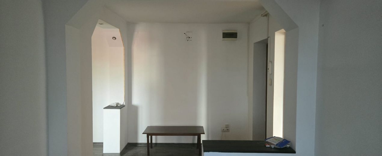 De vânzare apartament 2 camere decomandat | Zona 8 Mai - Poză 7