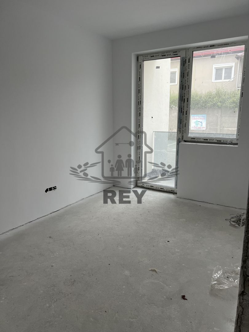 Apartament 3 camere,2 bai,2 balcoane, loc de parcare,Selimbar/Primarie - Poză 9