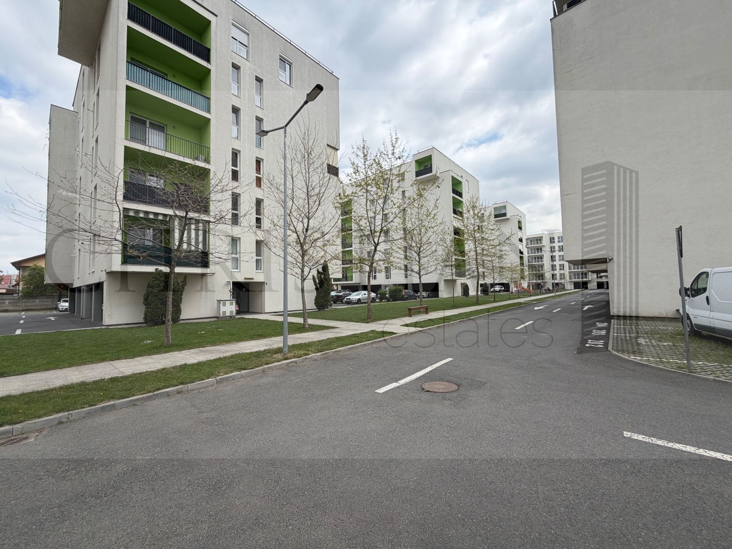 Studio First Use in Complex Quadra Trees - Parcare - Poză 1