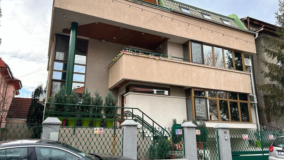 Vila individuala cu 5 dormitoare Cotroceni - Poză 1