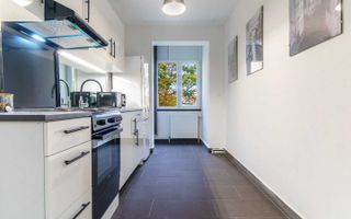 Apartament spațios în Centru, 3 dormitoare, parcare, Parcul Central. - Poză 1