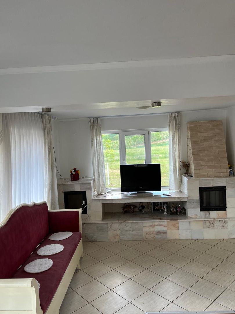 Casa de vanzare in localitatea Cuzap - Poză 4