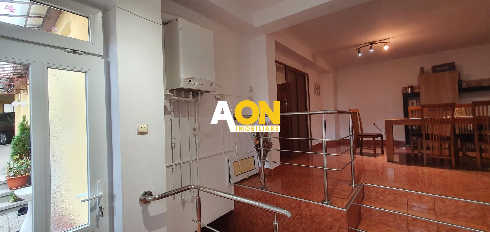 Casa cu 7 camere, 2 spatii comerciale, pretabila pt. birouri, Centru - Poză 16
