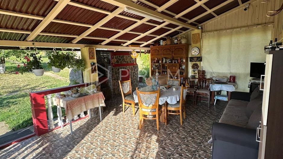 Casă spațioasă de vânzare – Corunca, zona Vatman - Poză 12