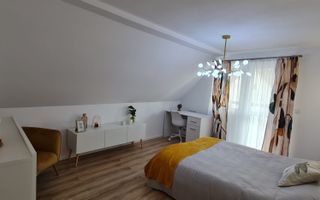 Vila spațioasă și elegantă de vânzare la intrarea în cartierul Turnișo - Poză 16