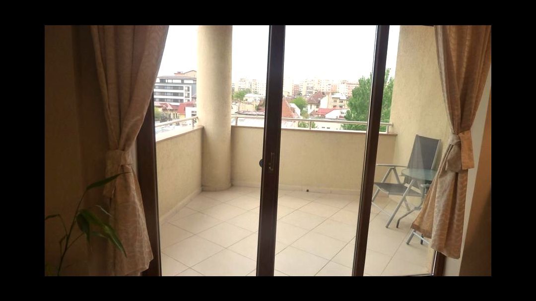 Închiriere Apartament cu 2 camere, bloc nou 2010, parcare subterana, terasa mare - Poză 7