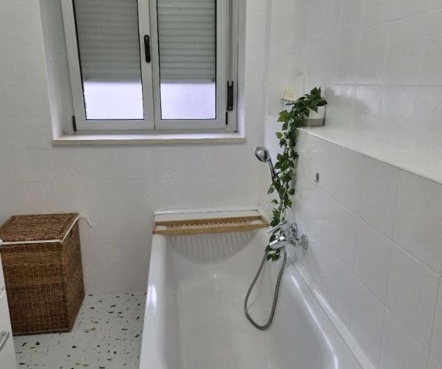 Apartament cu 2 camere în Torontal Ring - Poză 2