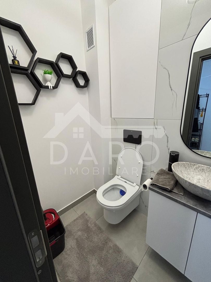 Apartament 3 camere complet renovat - Poză 4