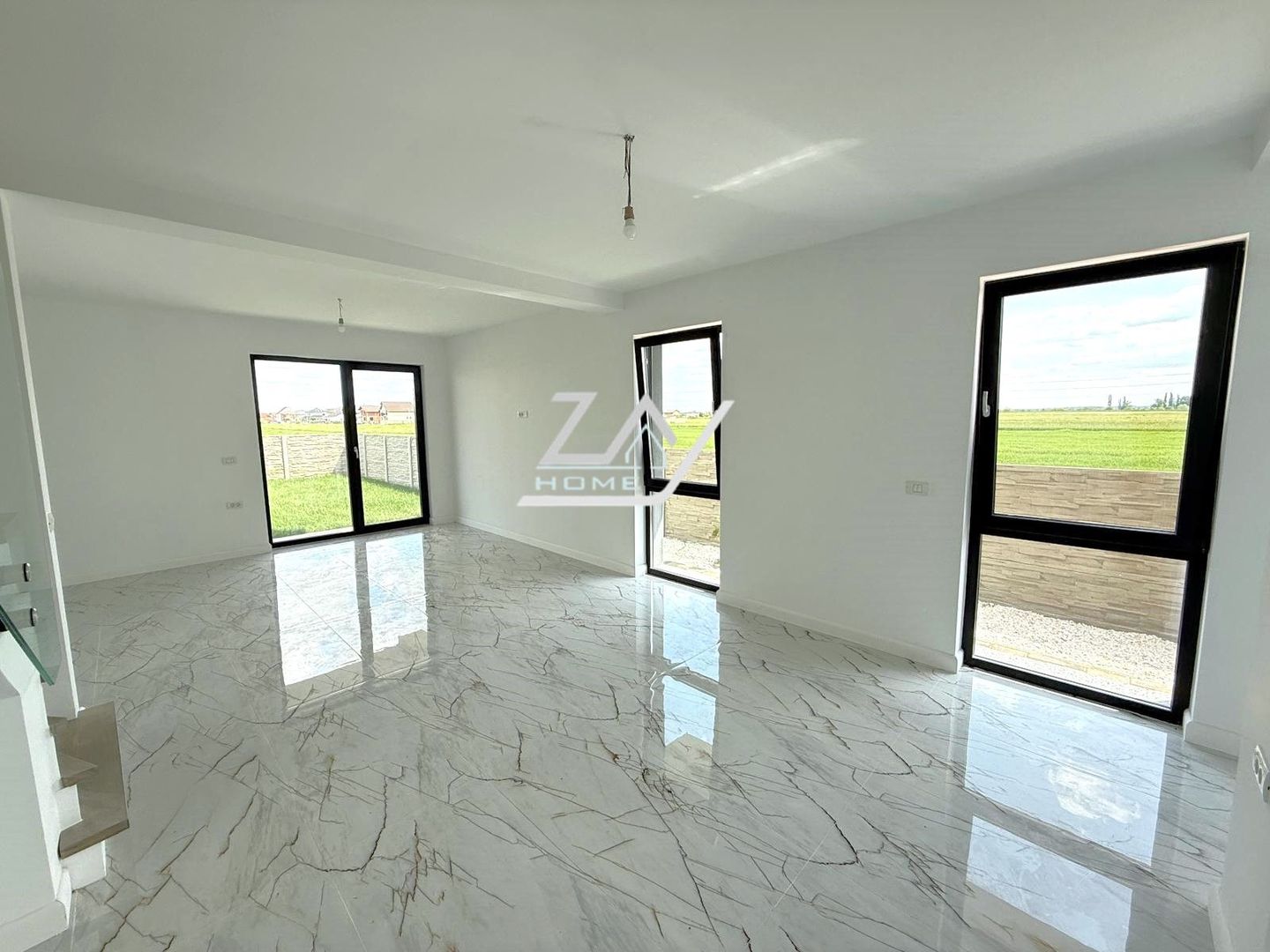 Duplex finalizat despartit prin camera tehnica. 3 dormitoare. 2 balcoane. - Poză 2