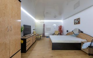 Clădire și teren de investiție, central Roman - Poză 19