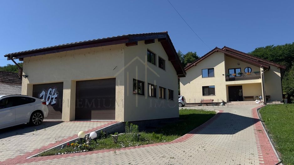 Vilă P+M cu teren de 4.200 mp – Onești - Poză 3