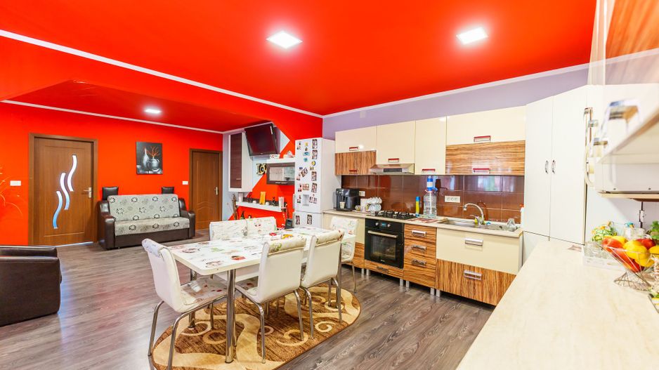 Casă spațioasă la sol în Macea - Poză 12