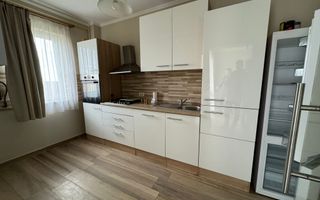 Curte proprie. Loc de parcare. Strada asfaltata - Poză 1