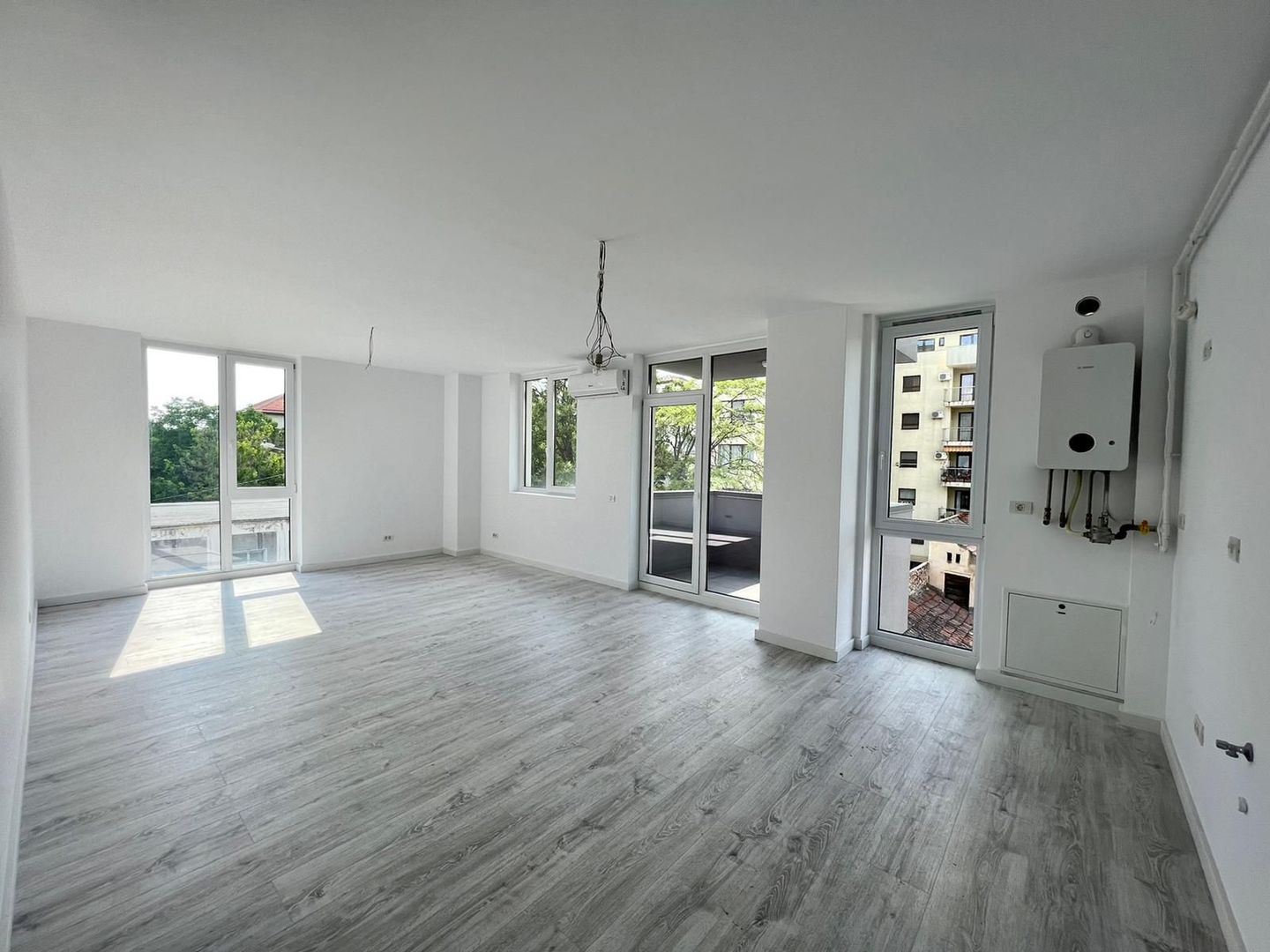 Apartamet 2 camere+parcare subterana+boxa, zona Telegrafului. - Poză 1