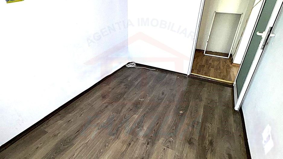 68.ooo euro, apartament 3 camere, decomandat, Micro 16 - Poză 6