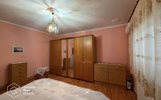 Casa cu doua corpuri de cladire in Gradiste - Poză 3
