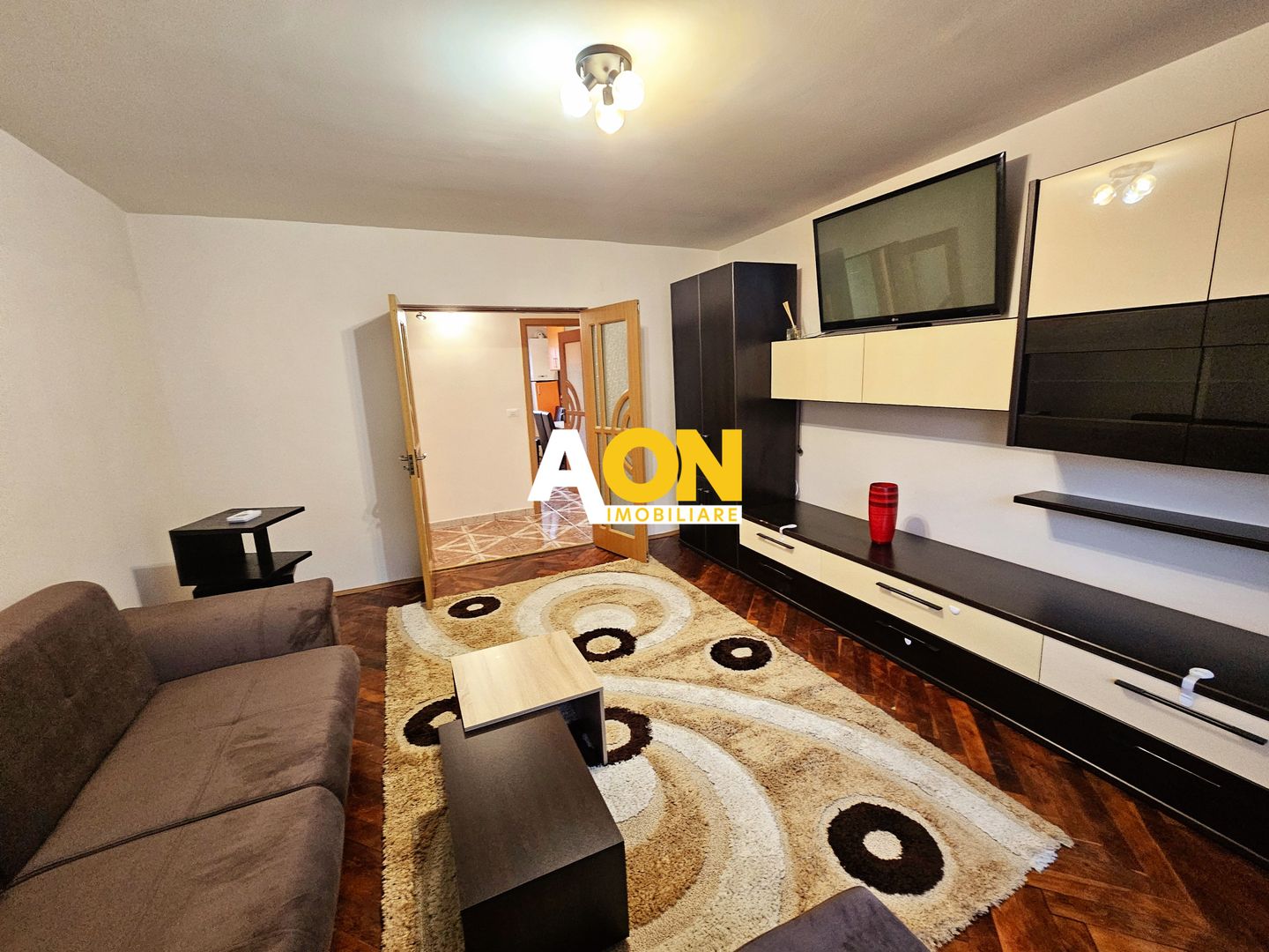 Apartament 3 camere, 2 bai, mobilat, utilat, etaj 3,  cu boxa, Cetate - Poză 2