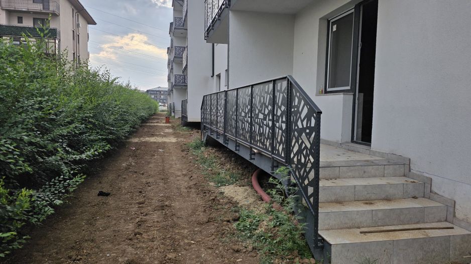 AP. 2 CAMERE - GRADINA 43MP, BUCATARIE INCHISA, STATIE STB,COMISION 0% - Poză 1