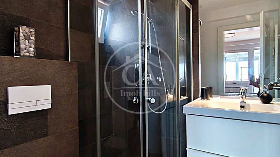 Apartament de vanzare cu 4 camere si terasa, Ultracentral, Oradea - Poză 16