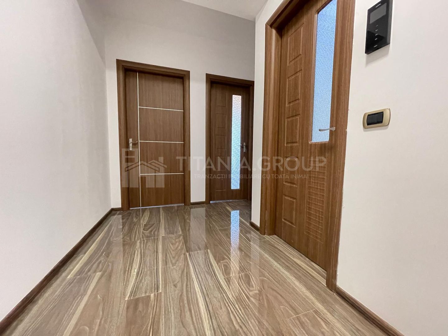 Garsoniera cocheta, mobilata si utilata - Complex Rezidential Isaran - Poză 6