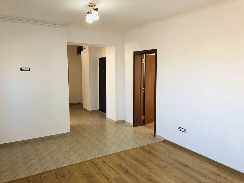 Birou 3 camere, zona centrala cu vedere panoramica de inchiriat - Poză 5