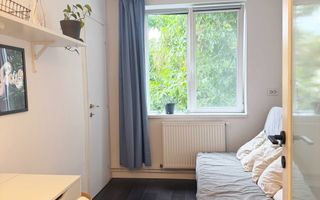 Apartament cu 3 camere, 56 mp, complet mobilat, zonă centrală. - Poză 4