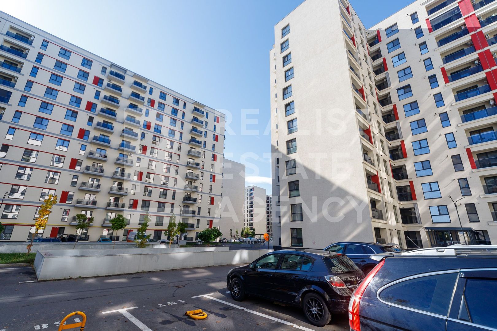 Vânzare, apartament cu 3 camere în zona Lujerului - Poză 3