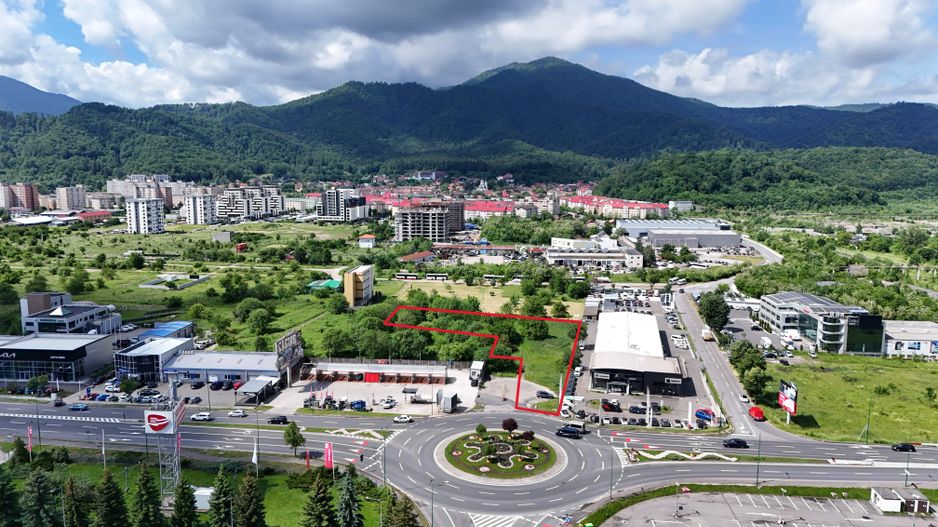 Teren intravilan | Zonă construcții mixte | 3730 mp | Calea București - Poză 1